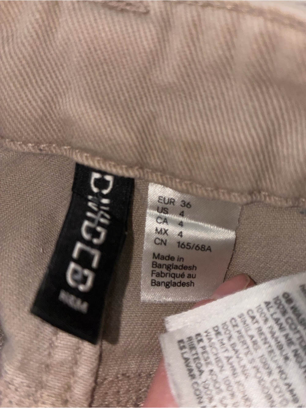 H&M High Rise Cargo Pants with Multiple Pockets - Picture 3 of 3
